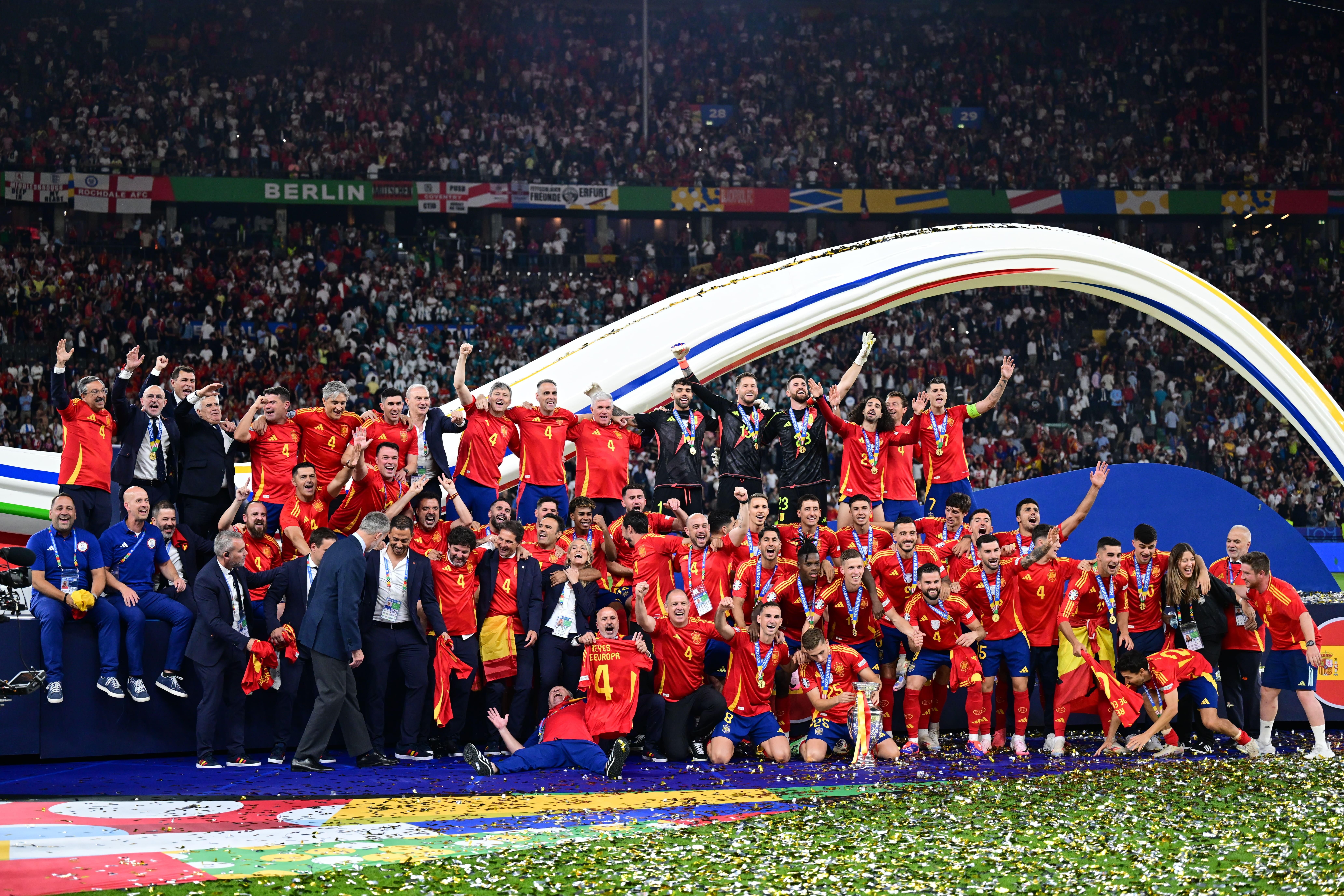 де ла Фуенте продовжив контракт де ла Фуенте продовжив контракт