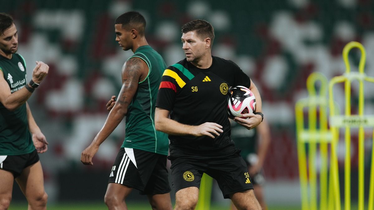 Стивена Джеррарда уволили с должности тренера Аль-Иттифака - известна причина Стивена Джеррарда уволили с должности тренера Аль-Иттифака - известна причина