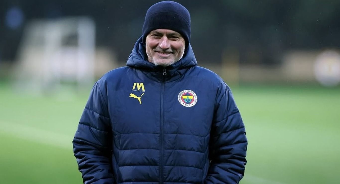 Жозе Моуриньо пошутил над переводчиком Жозе Моуриньо пошутил над переводчиком