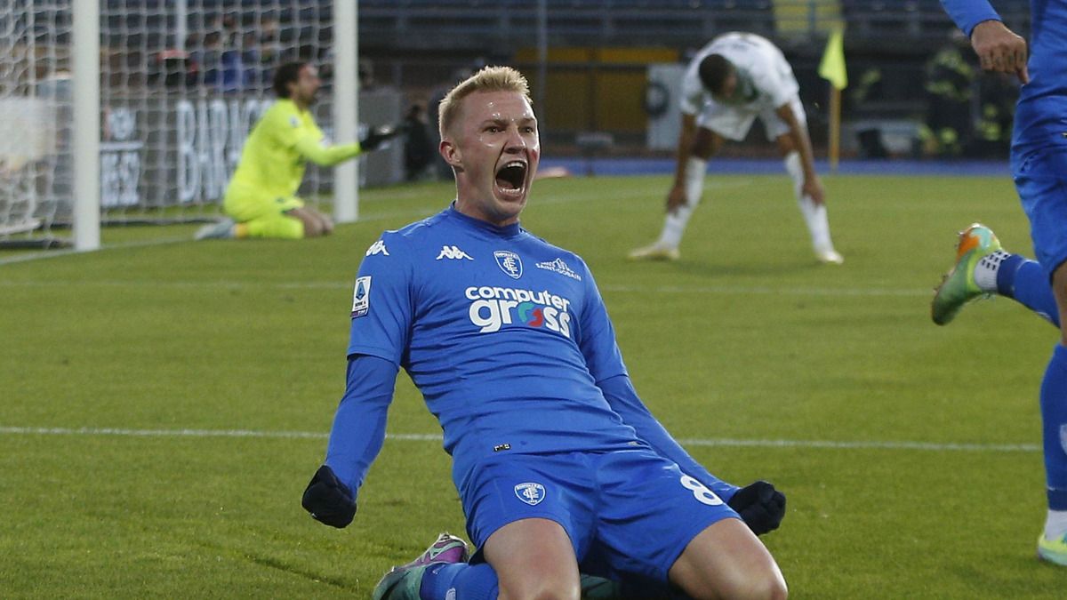 Виктор Коваленко может стать игроком Эмполи - кто еще претендует на хавбека Виктор Коваленко может стать игроком Эмполи - кто еще претендует на хавбека