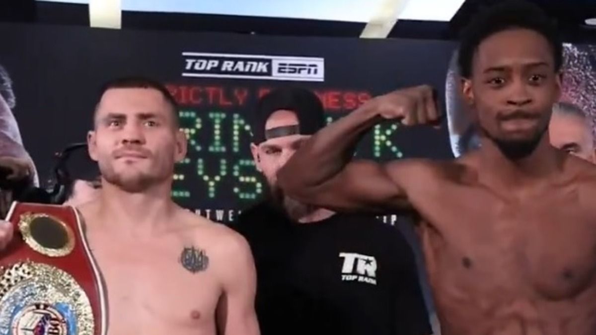 Беринчик – Дэвис: церемония взвешивания и дуэль взглядов Беринчик – Дэвис: церемония взвешивания и дуэль взглядов