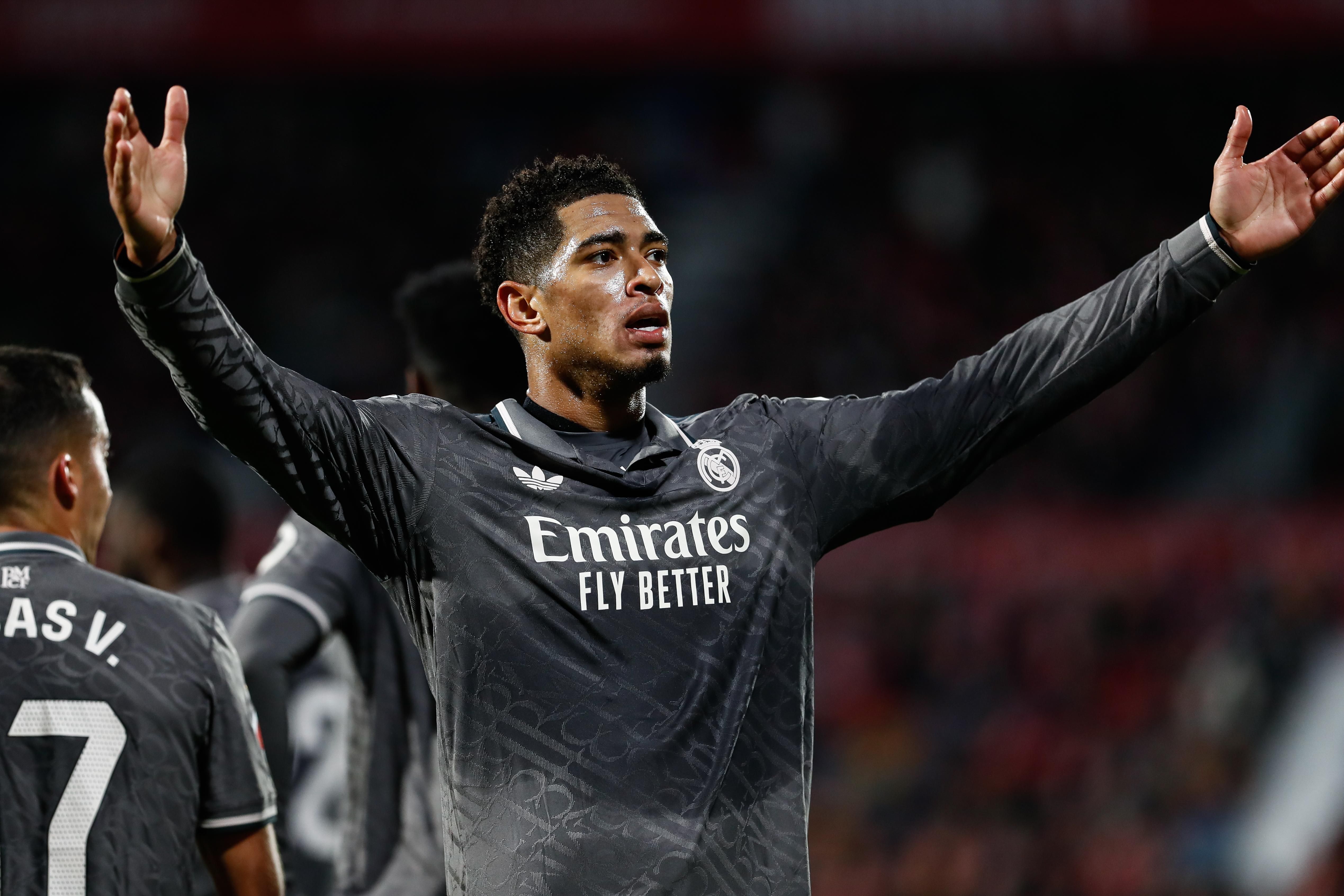 Беллингема заметили с новой девушкой Беллингема заметили с новой девушкой