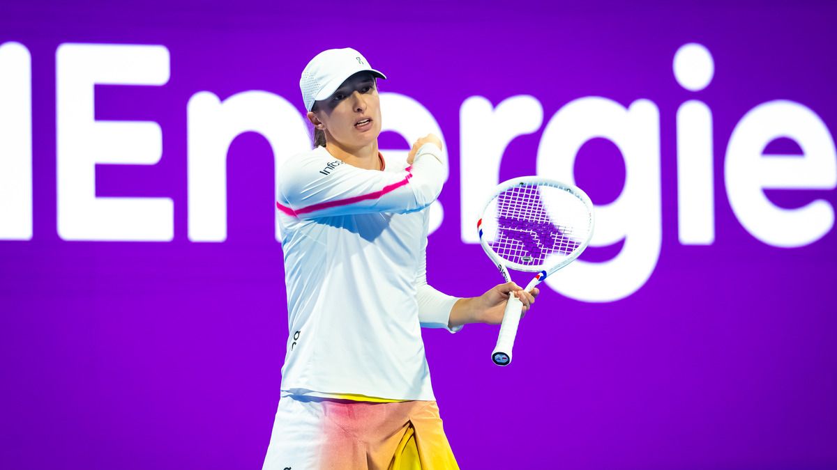 Іга Швьонтек побила ракетку після поразки Єлєні Остапенко у Досі - відео Іга Швьонтек побила ракетку після поразки Єлєні Остапенко у Досі - відео