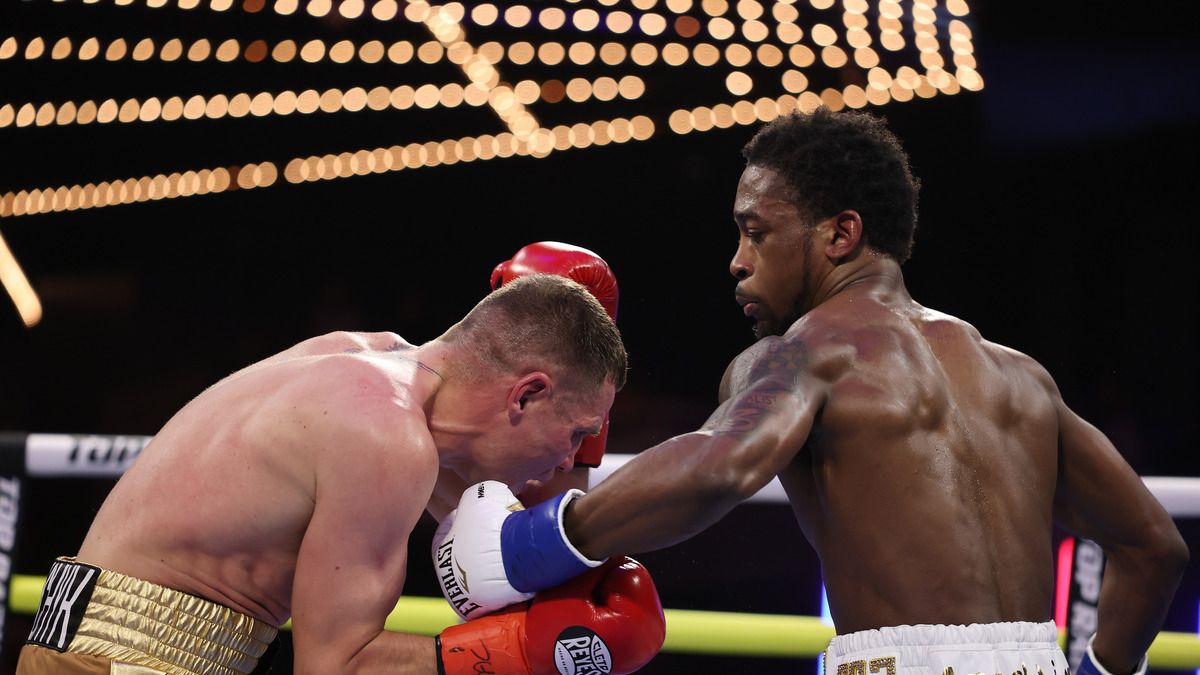 Беринчик - Дэвис - американец рассказал, благодаря каким ударам победил украинца Беринчик - Дэвис - американец рассказал, благодаря каким ударам победил украинца