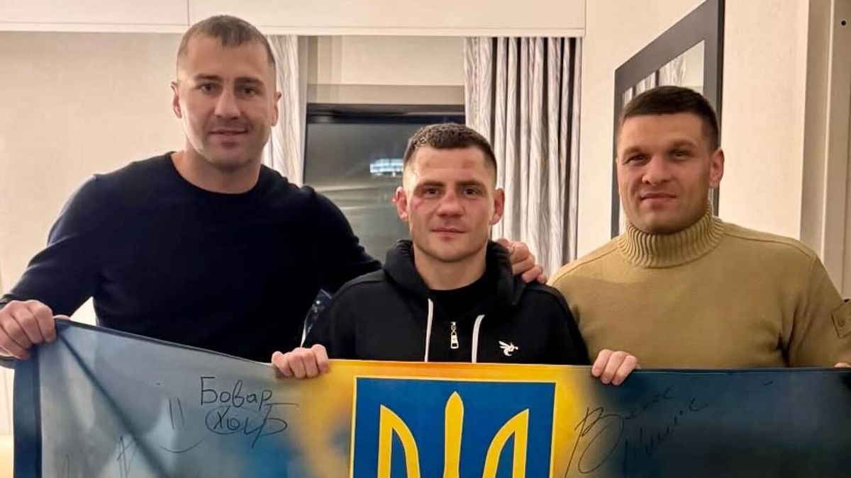Гвоздик та Дерев'янченко підтримали Берінчика після бою з Девісом - фото Гвоздик та Дерев'янченко підтримали Берінчика після бою з Девісом - фото