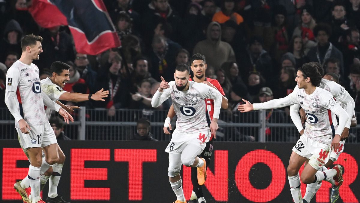 Набиль Бенталеб забил первый гол после операции на сердце - видео празднования Набиль Бенталеб забил первый гол после операции на сердце - видео празднования