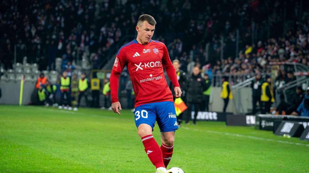 Кочергін забив гол у матчі чемпіонату Польщі проти Гурніка - відео Кочергін забив гол у матчі чемпіонату Польщі проти Гурніка - відео