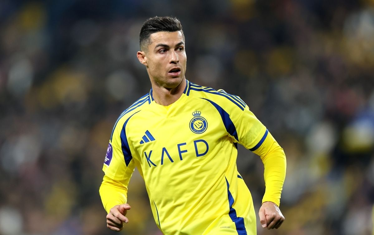 Роналду планує придбати Валенсію Роналду планує придбати Валенсію