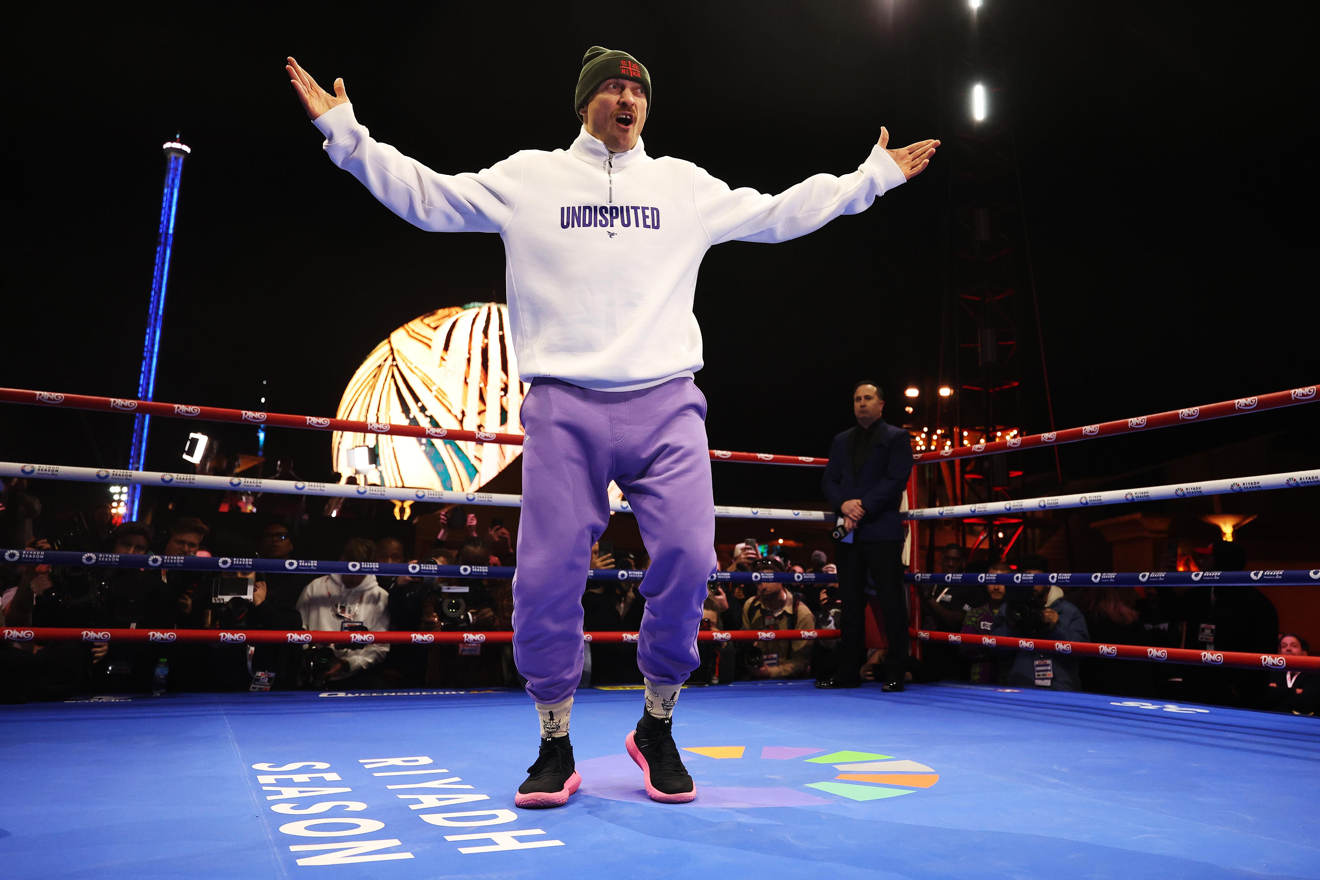 Усик запалив на Дні народженні Усик запалив на Дні народженні