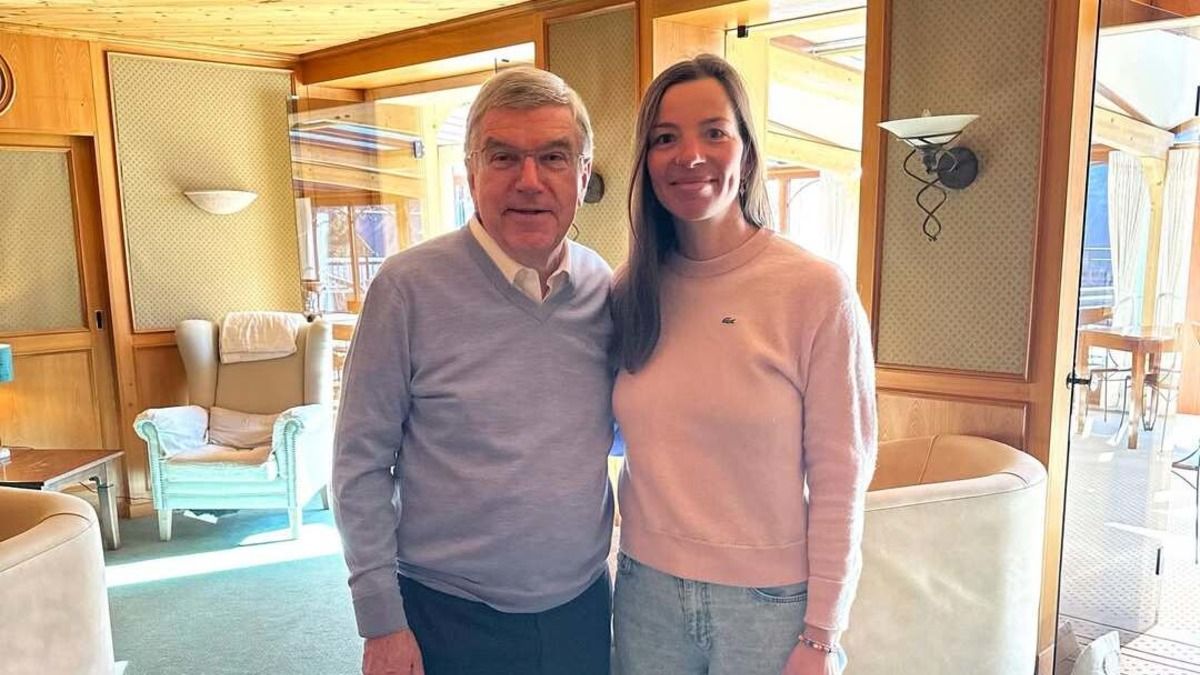 Томас Бах сфотографировался и сделал подарок российской спортсменке Томас Бах сфотографировался и сделал подарок российской спортсменке