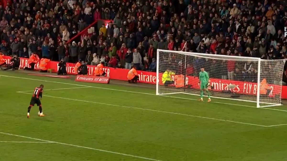 Данго Уаттара нестандартно виконав пенальті Данго Уаттара нестандартно виконав пенальті