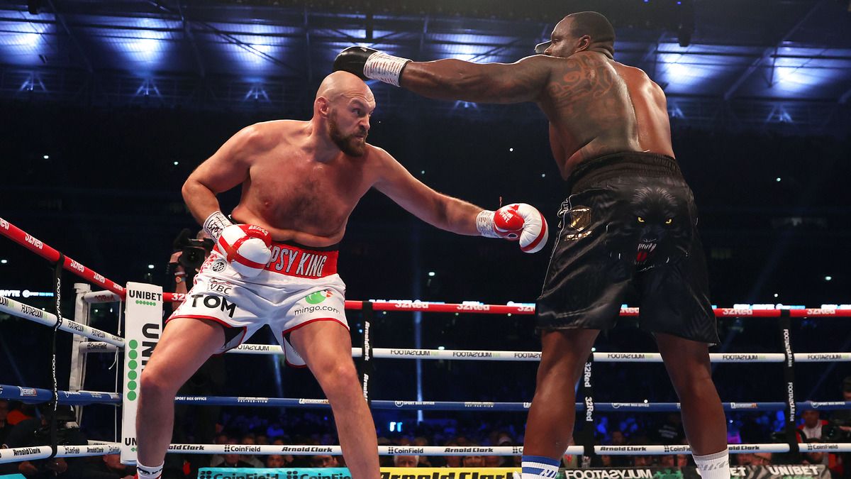 Диллиан Уайт травмировал палец во время тренировки с гантелями - фото Диллиан Уайт травмировал палец во время тренировки с гантелями - фото