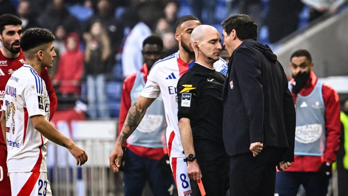 Фонсека мог сорваться на судью из-за войны в Украине Фонсека мог сорваться на судью из-за войны в Украине