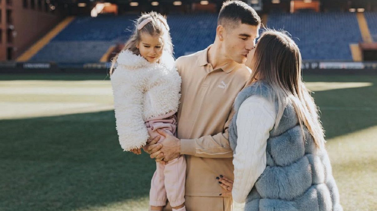 Сім'я Маліновського провела гендер-паті на стадіоні Дженоа - стать дитини, відео Сім'я Маліновського провела гендер-паті на стадіоні Дженоа - стать дитини, відео