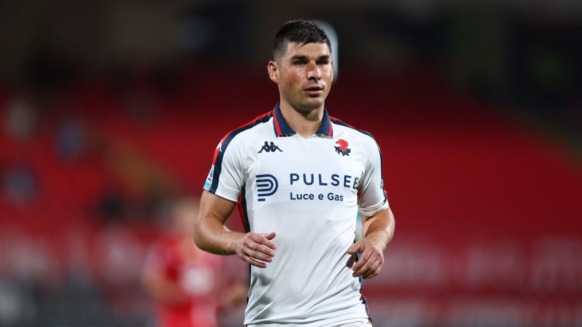 Руслан Маліновський зіграв за Дженоа у матчі 28 туру Серії А з Кальярі Руслан Маліновський зіграв за Дженоа у матчі 28 туру Серії А з Кальярі