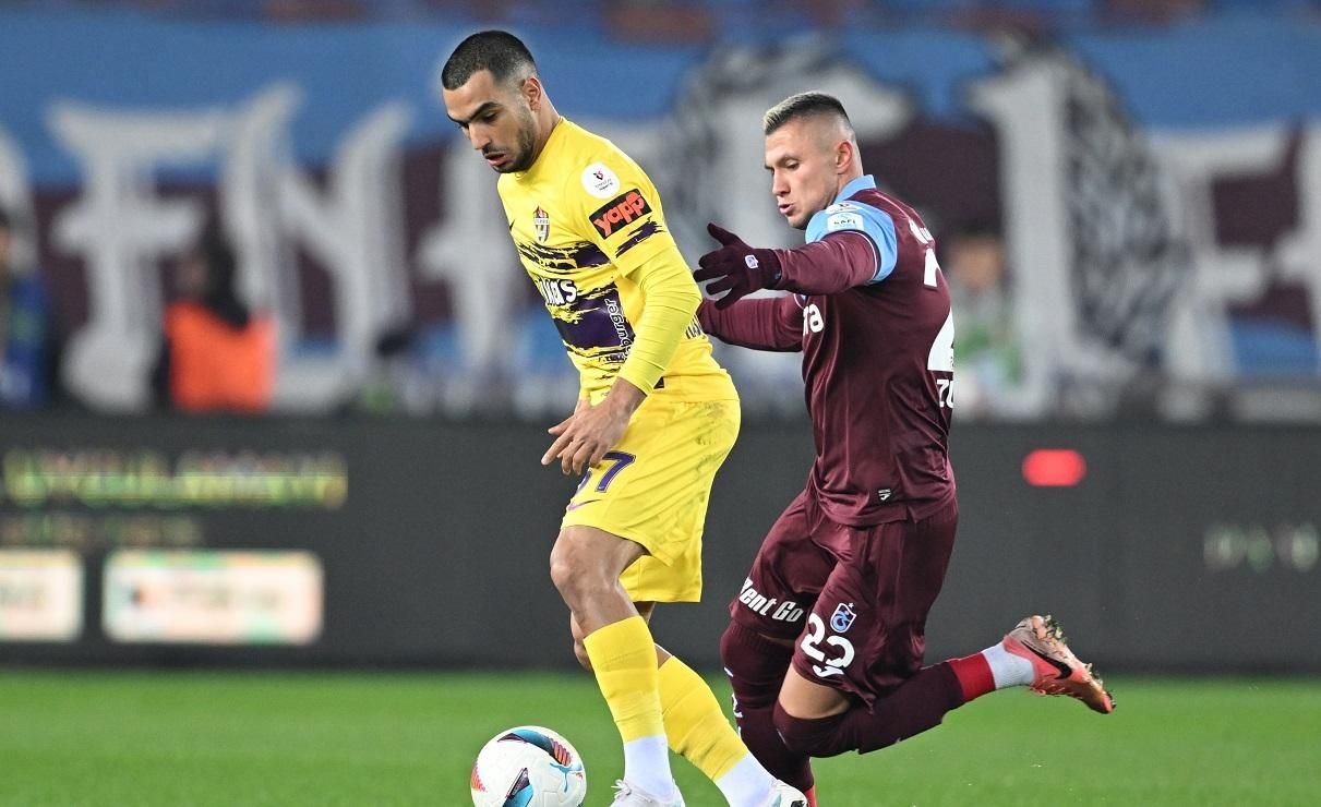 Комментатор раскритиковал Трабзонспор Комментатор раскритиковал Трабзонспор