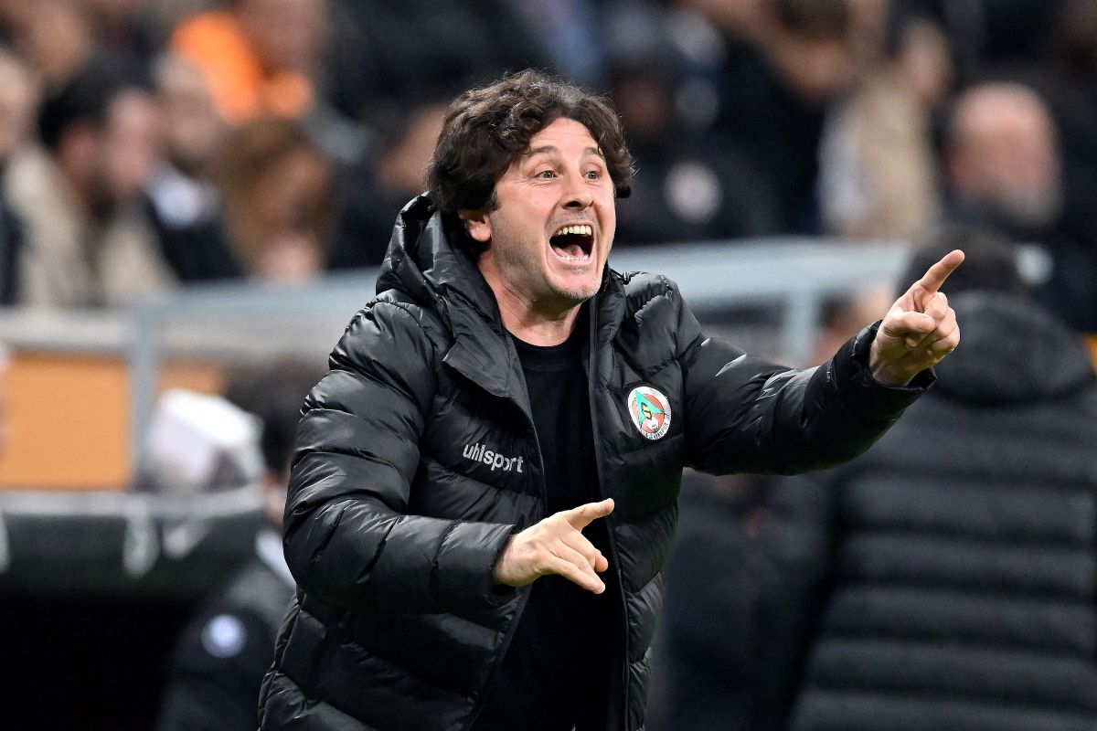 Такке может возглавить Трабзонспор Такке может возглавить Трабзонспор