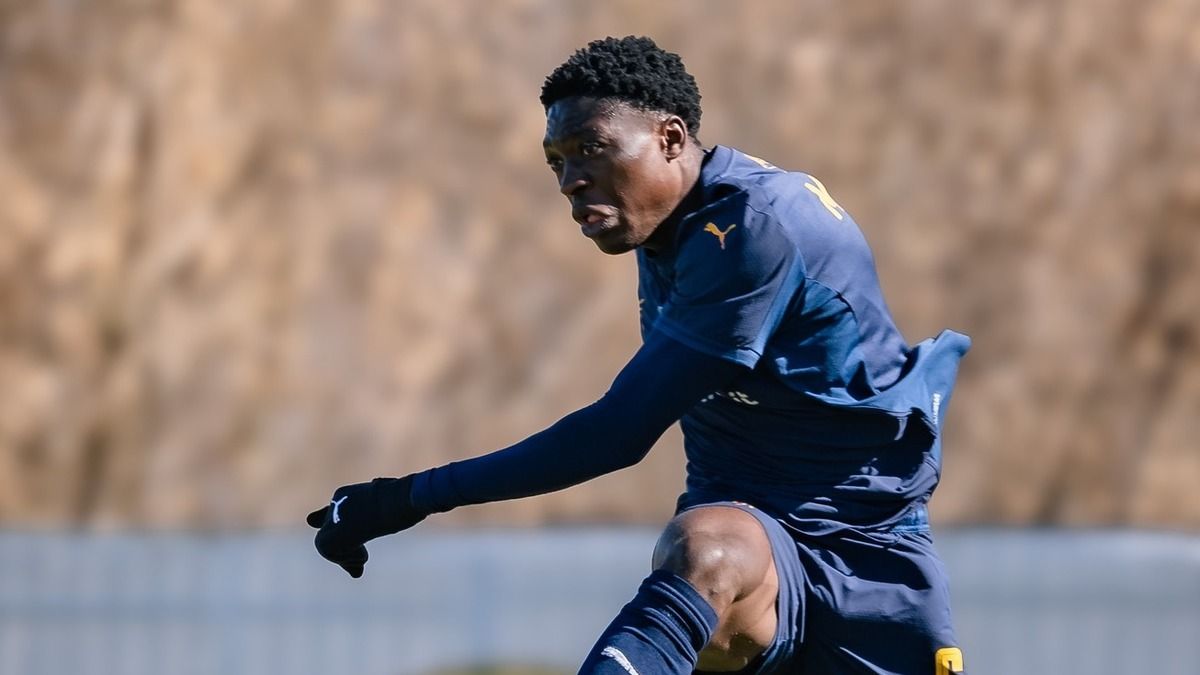 Голден Мафвента не поехал в сборную Замбии из-за матча с Россией Голден Мафвента не поехал в сборную Замбии из-за матча с Россией