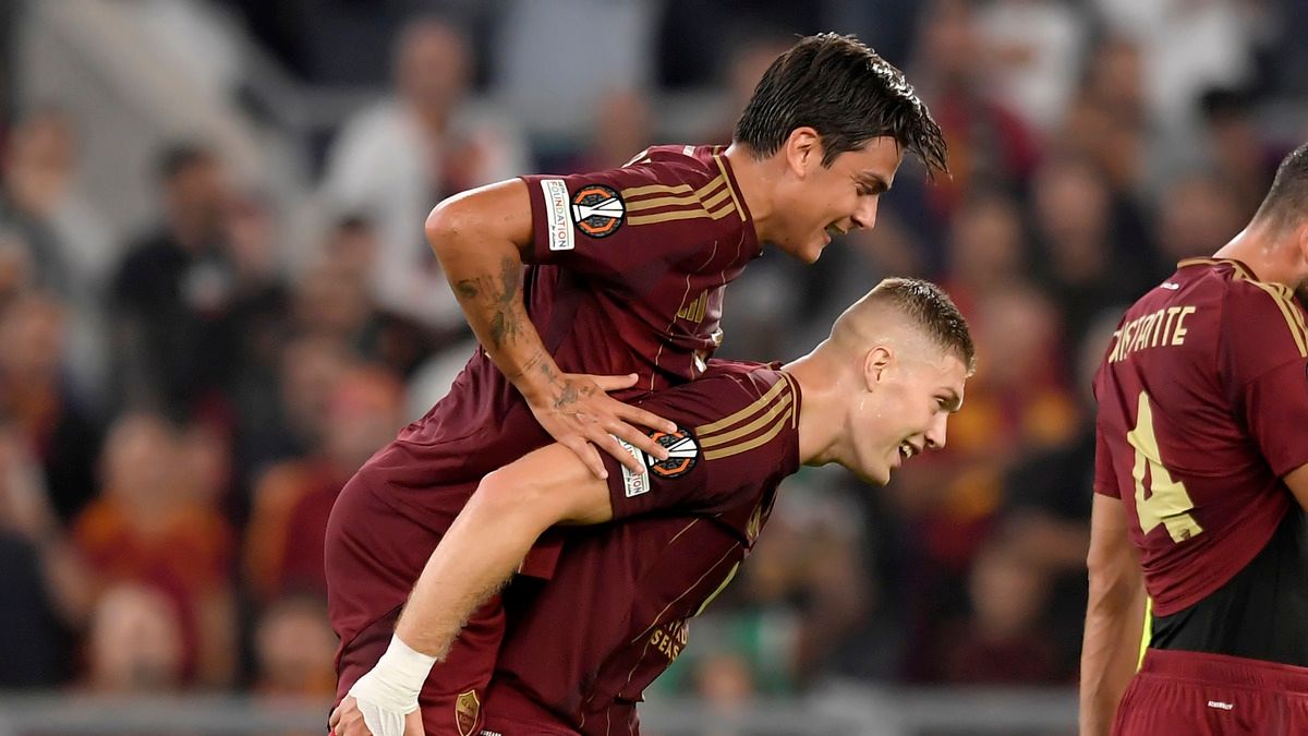 Пауло Дібала не гратиме за Рому до кінця сезону - чому вибув партнер Довбика Пауло Дібала не гратиме за Рому до кінця сезону - чому вибув партнер Довбика