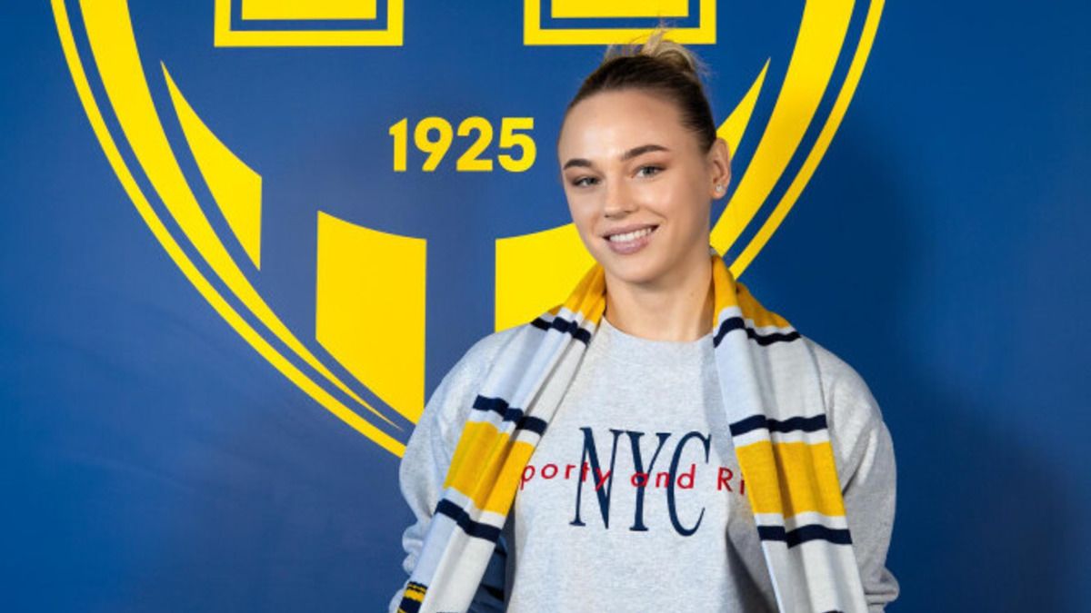 Дарья Билодид провела первую тренировку в Металлисте 1925 - видео Дарья Билодид провела первую тренировку в Металлисте 1925 - видео