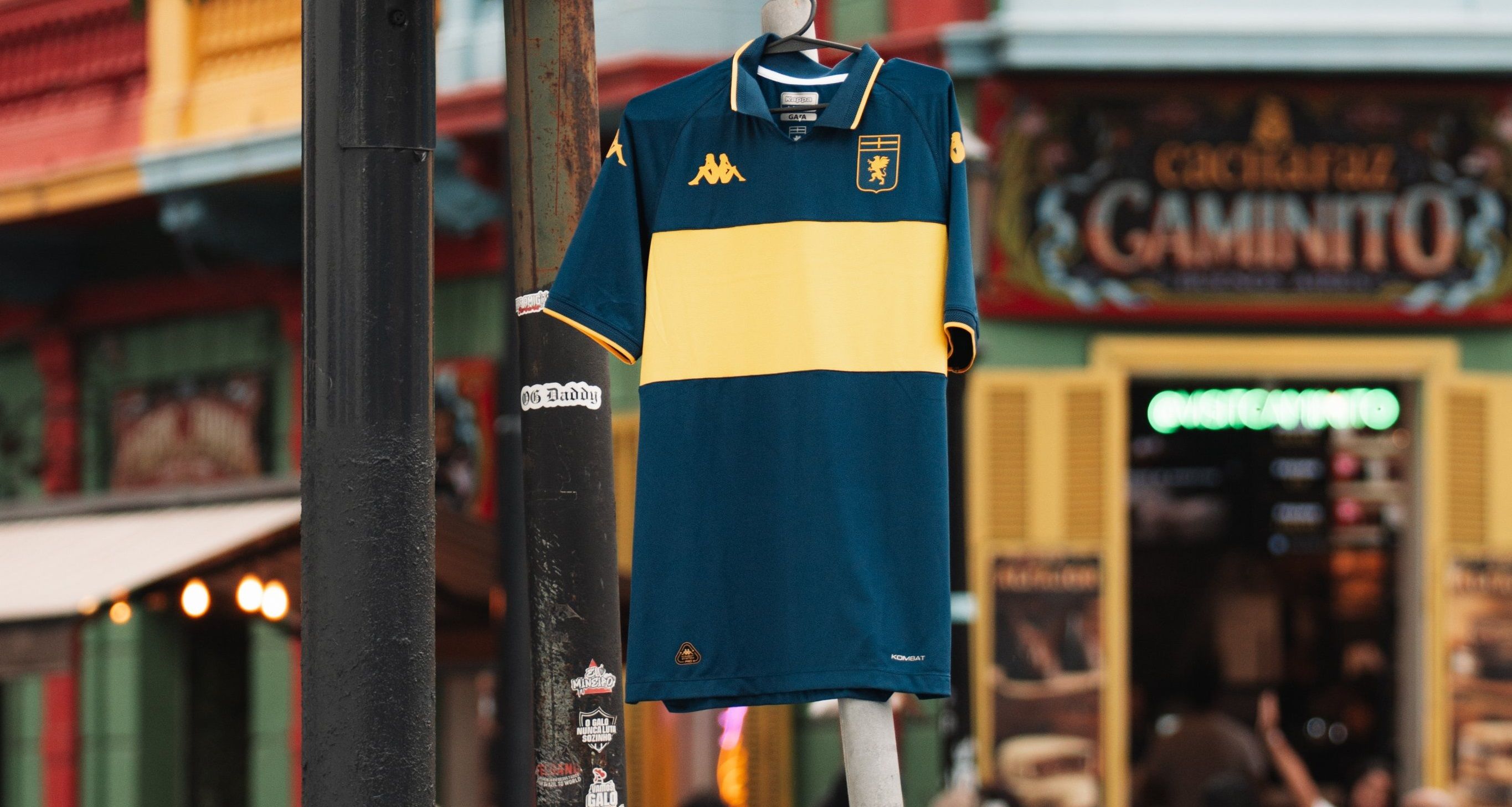 Дженоа презентовала четвертый комплект формы Дженоа презентовала четвертый комплект формы