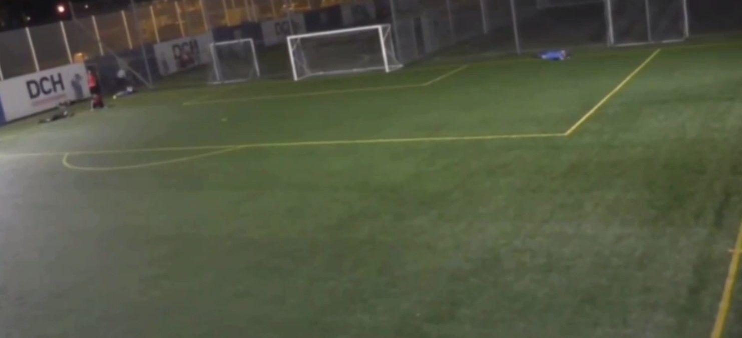 В Харкові "шахед" зірвав футбольний матч В Харкові "шахед" зірвав футбольний матч