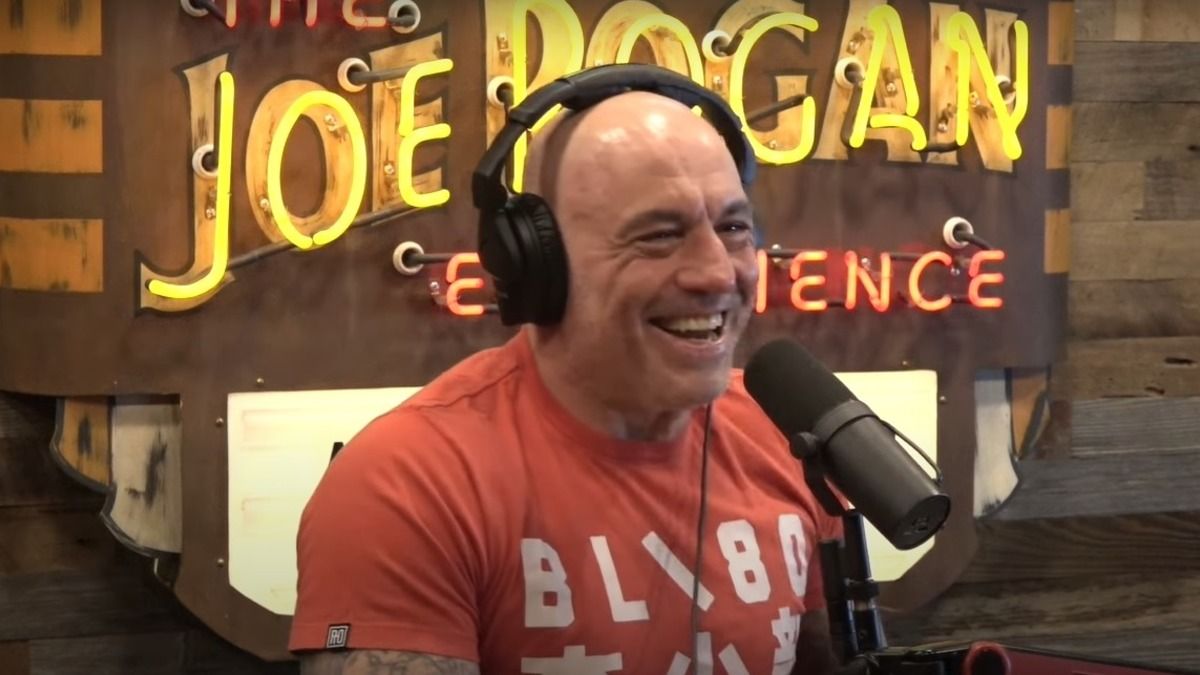 Джо Роган отказался ехать на турнир UFC в Канаду - скандальное заявление комментатора Джо Роган отказался ехать на турнир UFC в Канаду - скандальное заявление комментатора