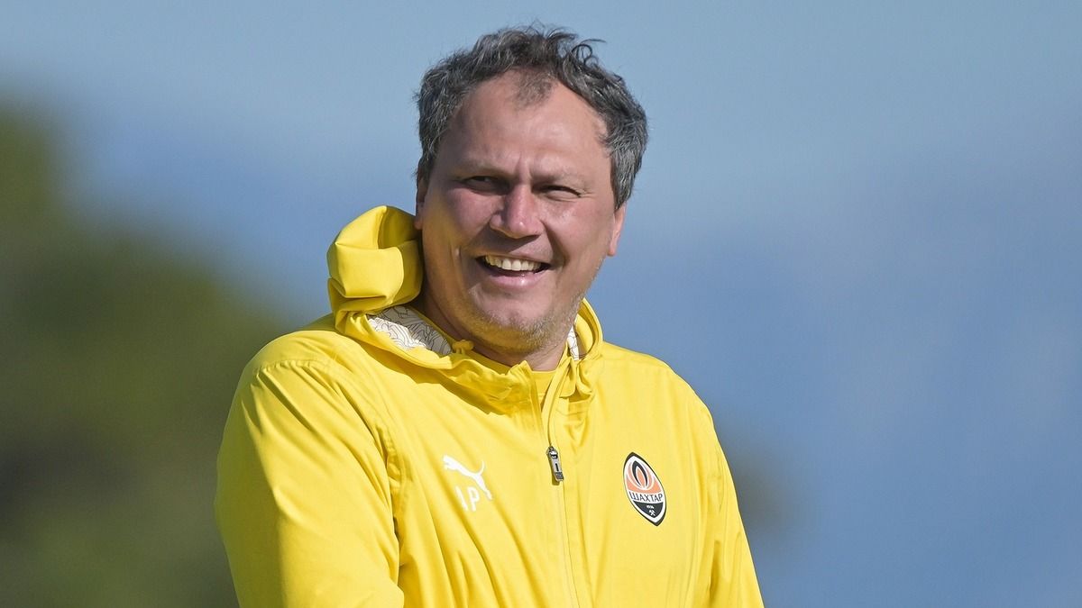 П'ятов потролив Ярмоленка за розмову з вболівальником - кумедне відео П'ятов потролив Ярмоленка за розмову з вболівальником - кумедне відео