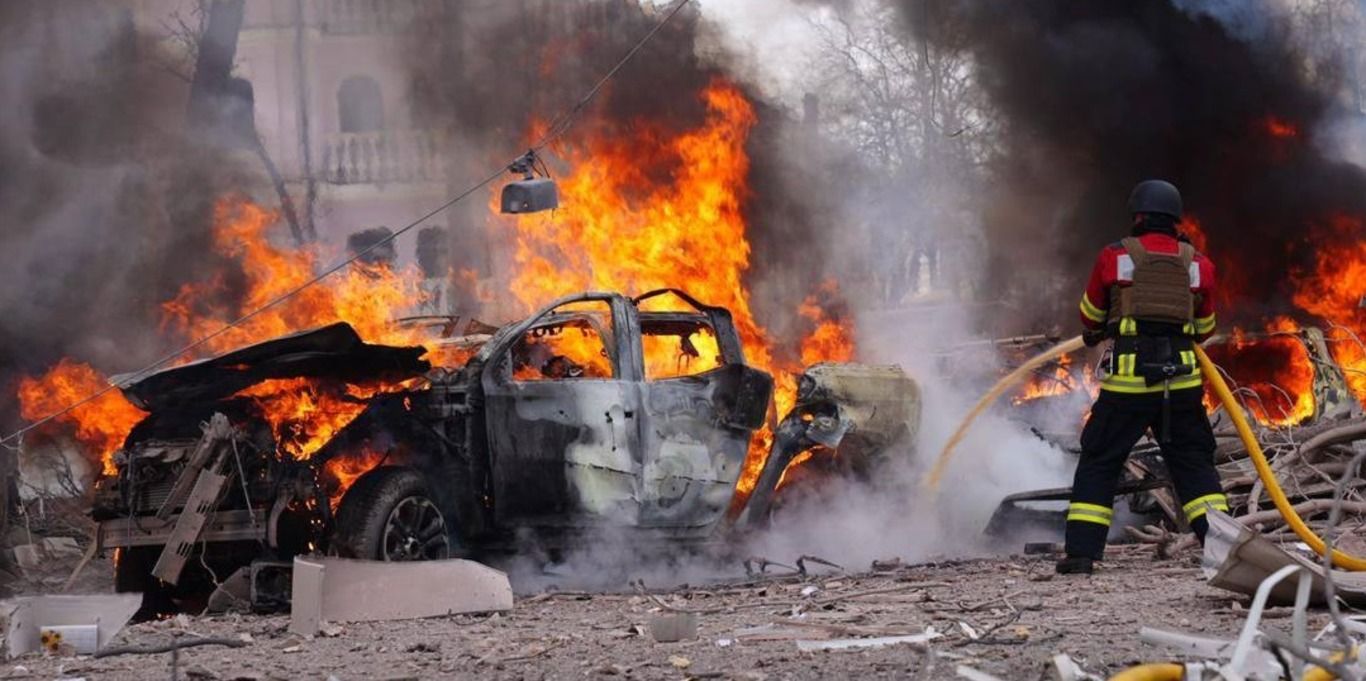 Россияне атаковали Сумы двумя баллистическими ракетами Россияне атаковали Сумы двумя баллистическими ракетами