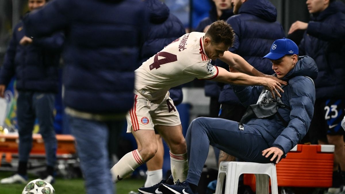 Йосип Станишич толкнул болбоя в матче против Интера в Лиге чемпионов - видео Йосип Станишич толкнул болбоя в матче против Интера в Лиге чемпионов - видео