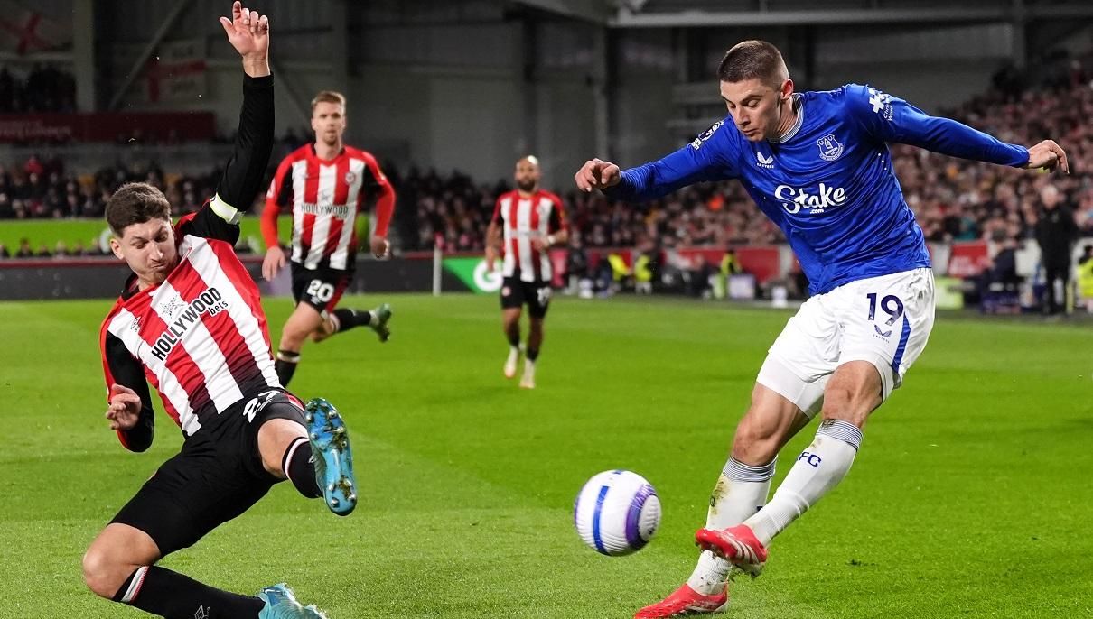 Віталій Миколенко - український фулбек може перейти у Тоттенхем влітку 2025 року Віталій Миколенко - український фулбек може перейти у Тоттенхем влітку 2025 року