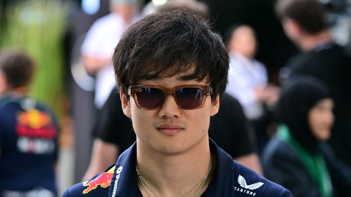 Юки Цунода попал в аварию на гонке Формулы-1 в Саудовской Аравии - видео Юки Цунода попал в аварию на гонке Формулы-1 в Саудовской Аравии - видео