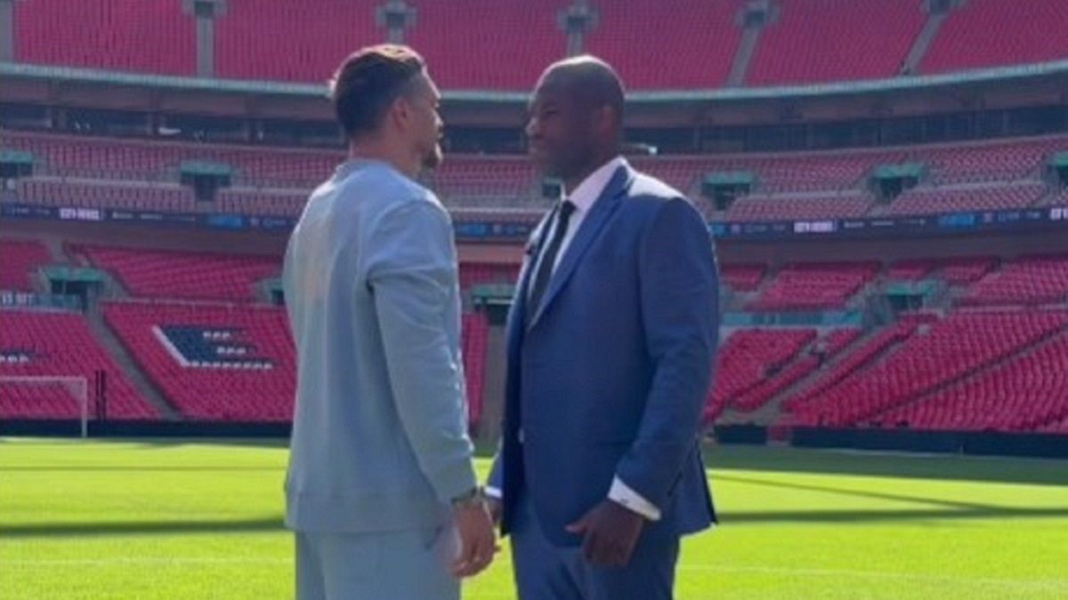 Усик про поштовх Дюбуа на дуелі поглядів Усик про поштовх Дюбуа на дуелі поглядів