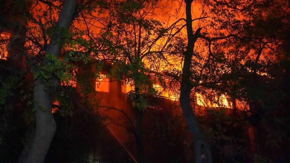 В Одессе россияне уничтожили квартиру украинского тренера В Одессе россияне уничтожили квартиру украинского тренера