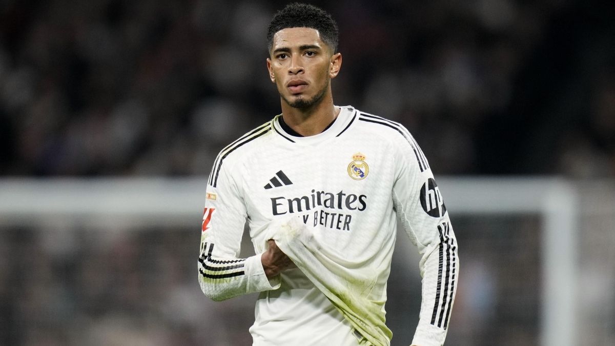 Джуд Беллингем - английский хавбек Реала досрочно завершил тренировку Джуд Беллингем - английский хавбек Реала досрочно завершил тренировку