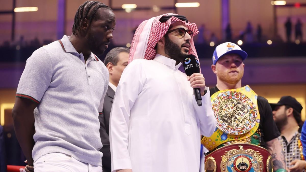 Объявлена официальная дата боя Альварес – Кроуфорд Объявлена официальная дата боя Альварес – Кроуфорд