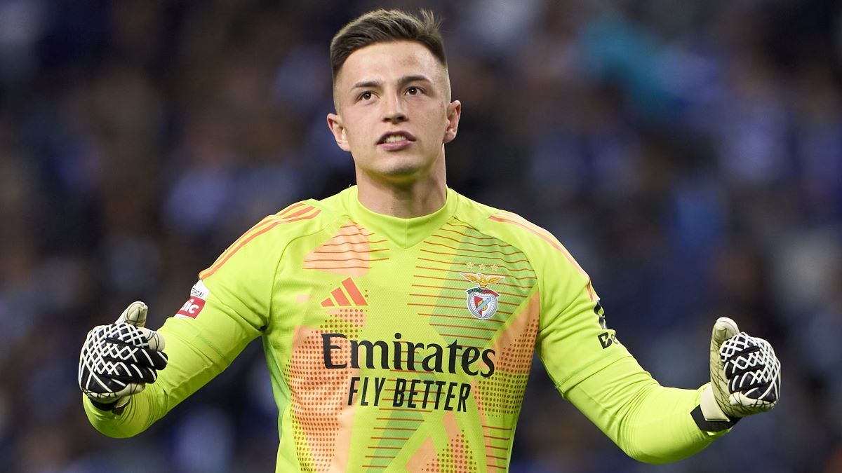 Трубін відбив пенальті в матчі Ешторіл – Бенфіка Трубін відбив пенальті в матчі Ешторіл – Бенфіка