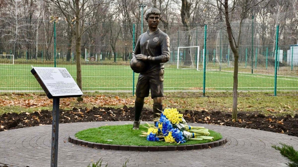 Памятник Степану Чубенко вывезли из Краматорска - причины Памятник Степану Чубенко вывезли из Краматорска - причины