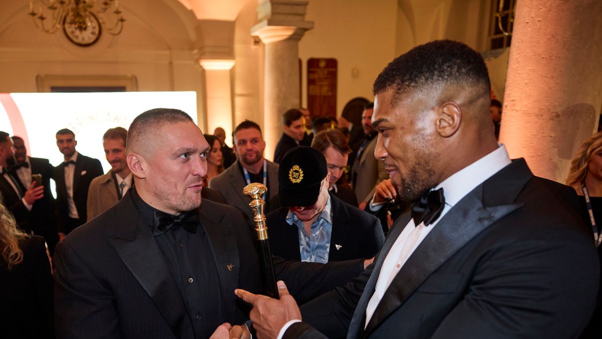 Реванш Усик - Дюбуа - реакция Энтони Джошуа на вопрос о бое за абсолют Реванш Усик - Дюбуа - реакция Энтони Джошуа на вопрос о бое за абсолют