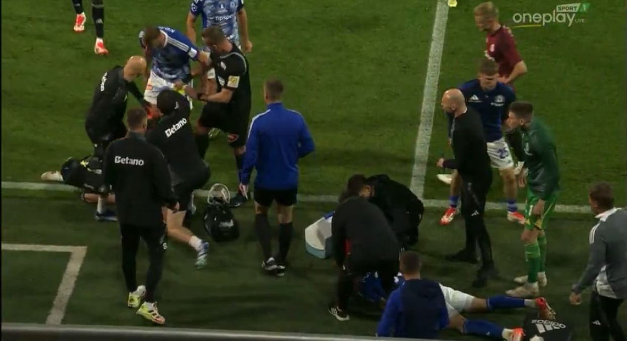 Врач Спарты нокаутировал Яна Крала из Сигмы Оломоуц в финале Кубка Чехии - видео Врач Спарты нокаутировал Яна Крала из Сигмы Оломоуц в финале Кубка Чехии - видео