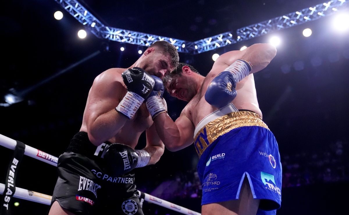 Дэвид Аллен одолел Джонни Фишера техническим нокаутом в 5 раунде - видео Дэвид Аллен одолел Джонни Фишера техническим нокаутом в 5 раунде - видео