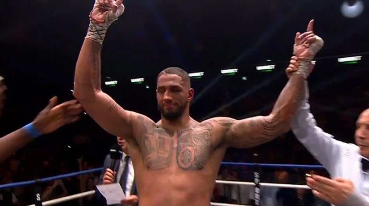 Тони Йока победил Арслана Яллыева единогласным решением судей - видео Тони Йока победил Арслана Яллыева единогласным решением судей - видео