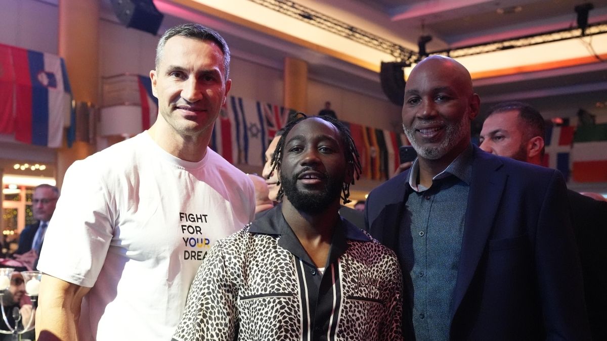 Теренс Кроуфорд завершит карьеру после боя против Сауля Альвареса Теренс Кроуфорд завершит карьеру после боя против Сауля Альвареса