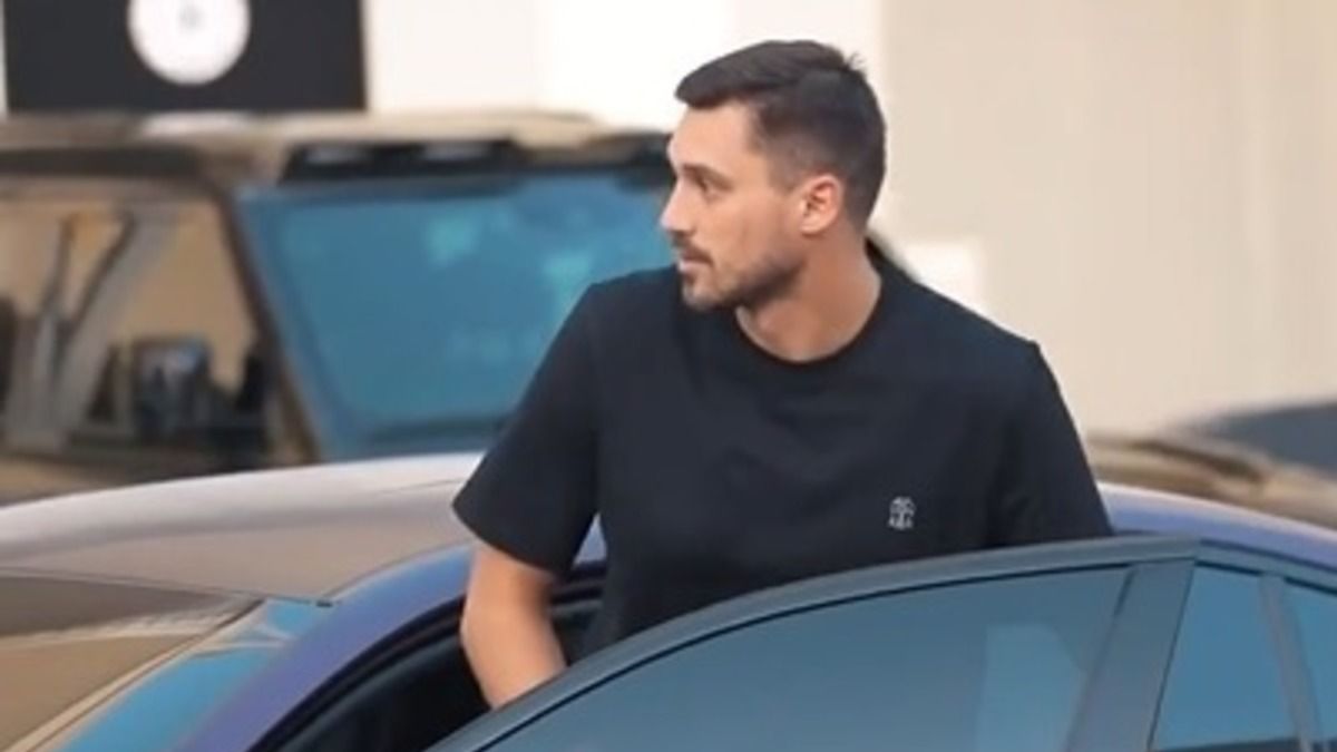 Георгий Бущан украл автомобиль у партнера по команде - забавное видео Георгий Бущан украл автомобиль у партнера по команде - забавное видео