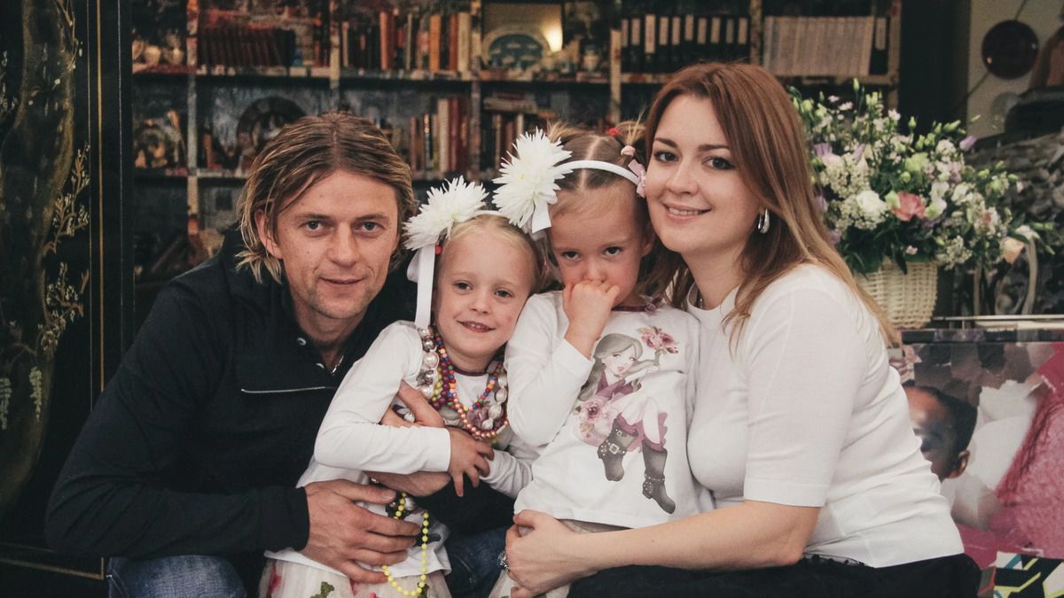 Як Тимощук спілкується зі своїми дітьми від першого шлюбу з Навроцькою Як Тимощук спілкується зі своїми дітьми від першого шлюбу з Навроцькою