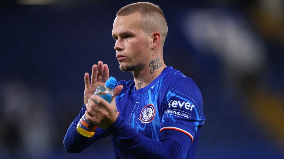 Михайло Мудрик прибув на фінал Ліги конференцій Челсі - Бетіс Михайло Мудрик прибув на фінал Ліги конференцій Челсі - Бетіс