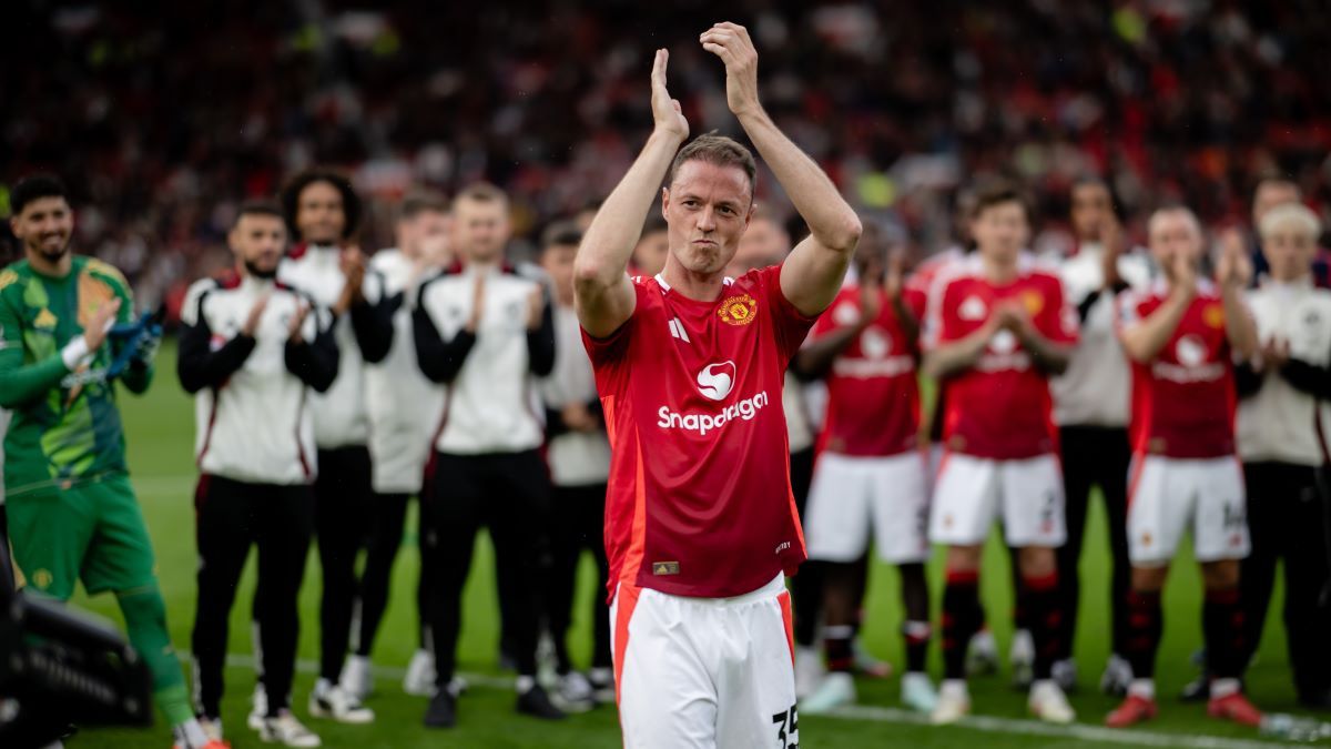 Джонни Эванс завершил карьеру Джонни Эванс завершил карьеру