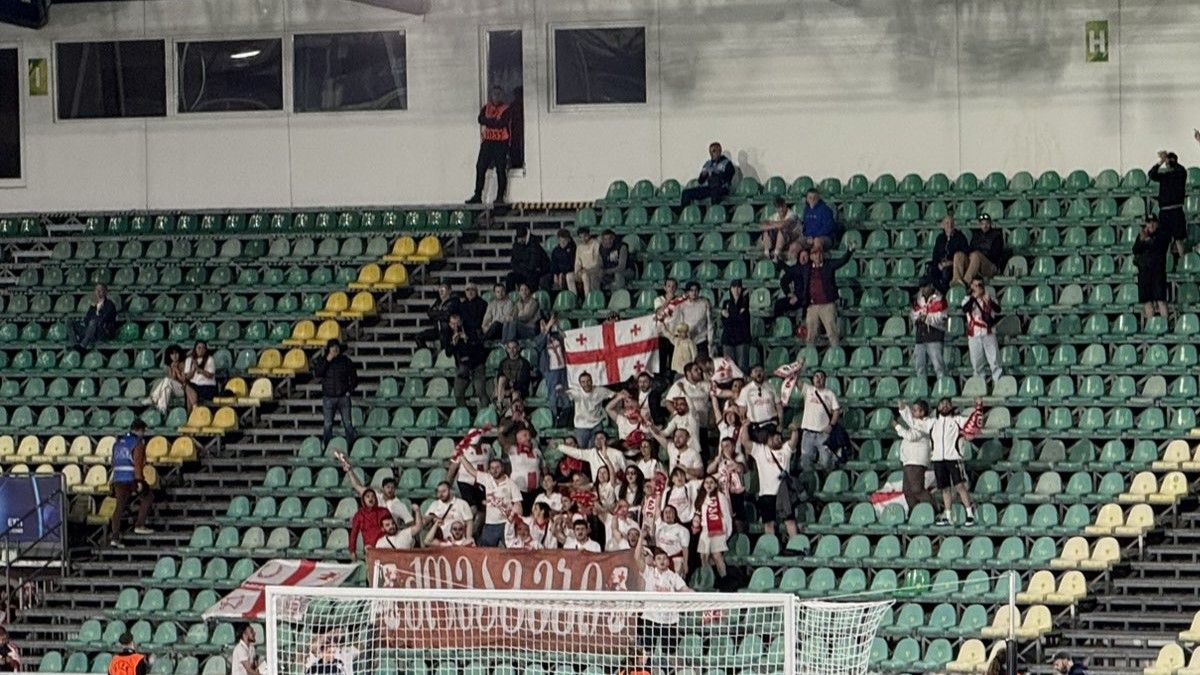 Фанаты сборной Грузии спели о Путине Фанаты сборной Грузии спели о Путине