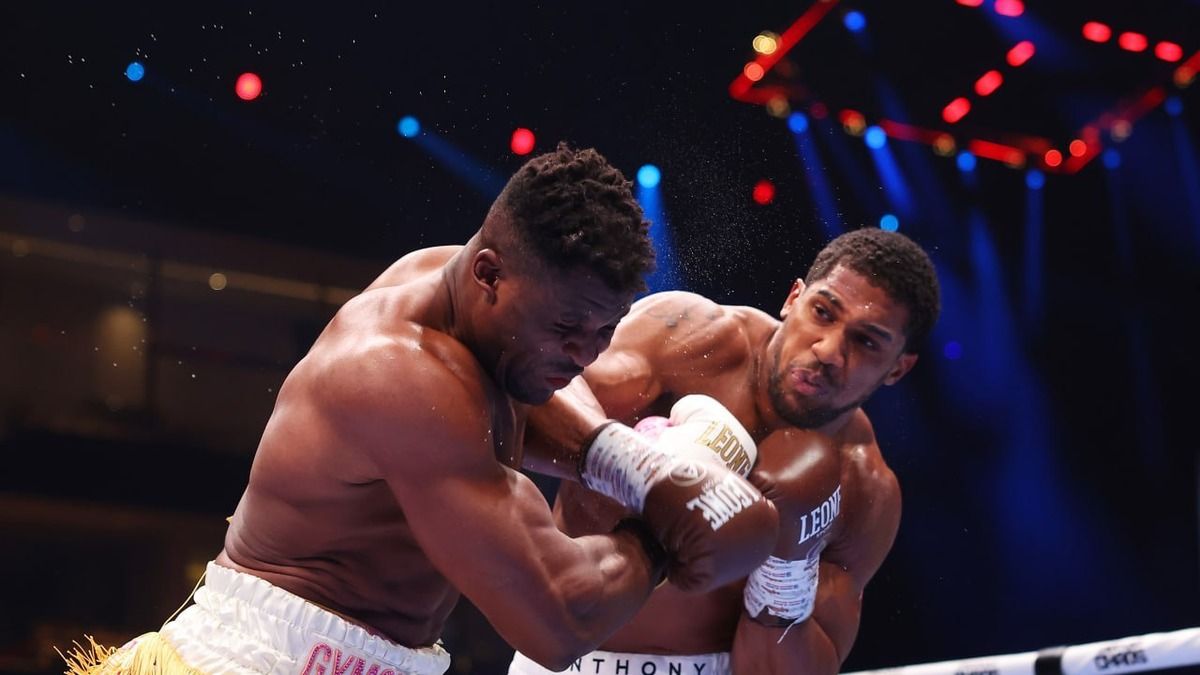 Промоутер Едді Хірн назвав найкращий нокаут в боксі - відео Промоутер Едді Хірн назвав найкращий нокаут в боксі - відео