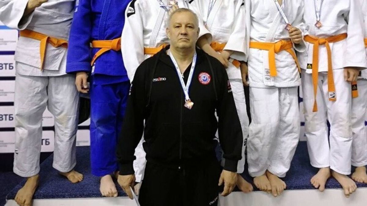 Российский тренер по дзюдо домогался 13 летней школьницы Российский тренер по дзюдо домогался 13 летней школьницы